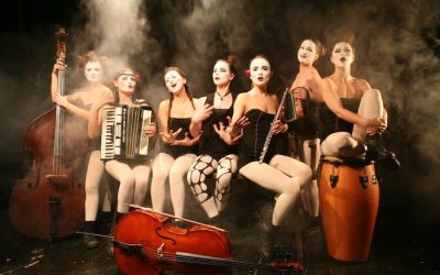 Dakh Daughters: lots of texture—and bafflement